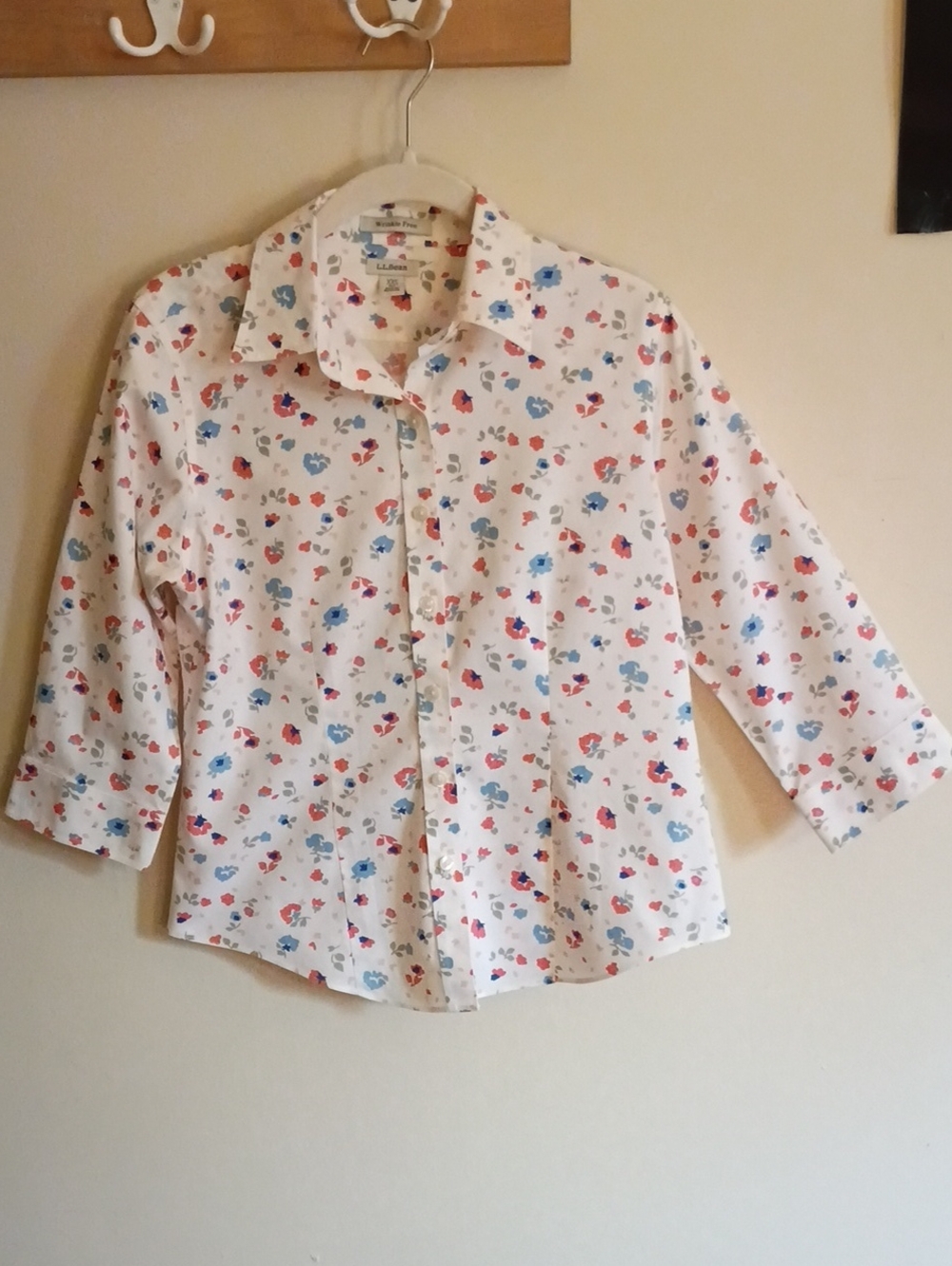 NWOT L.L. BEAN 100% COTTON BLOUSE, WHITE WITH BRIGHT FLOWERS, SZ XXS/P